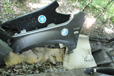 Suzuki Grand Vitara bal első sárvédő 