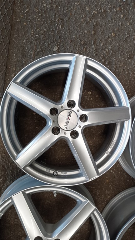  5x112 lyukosztású 6,5JJ 17" használt Dezent alufelni 5. kép