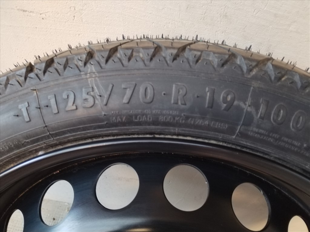Audi A4 B8 A5 8T mankókerék 125/70 R19 8k0601027 Egyszer sem használt!  4. kép
