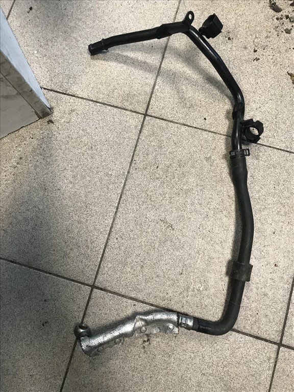 Volkswagen Golf V 2,0 TFSI BWA turbó vízcső 06f121492l 1. kép