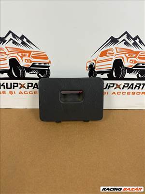 Fedél biztosítéktáblához Nissan Navara D22
