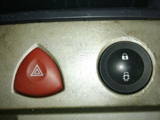 Renault Mégane II Vészvillogó Kapcsoló *112267* 1. kép