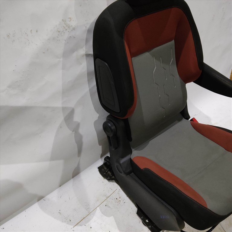 170608 Citroen Berlingo, Peugeot Partner 2008-2018 jobb első szövet ülés 4. kép