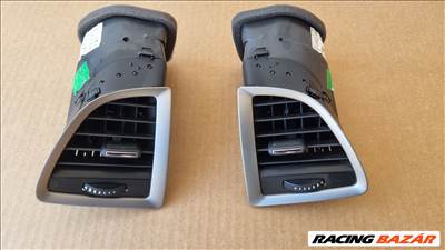 Opel Astra J Légbefújó Rács