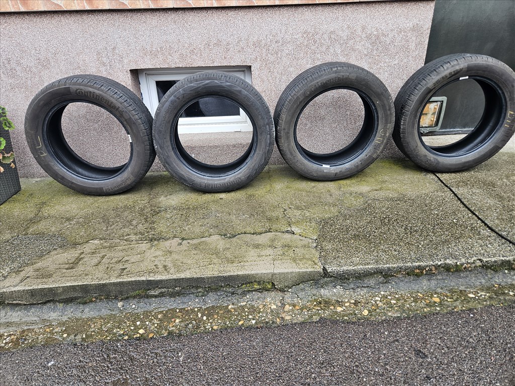  215/55 17" újszerű Continental nyári gumi gumi 1. kép