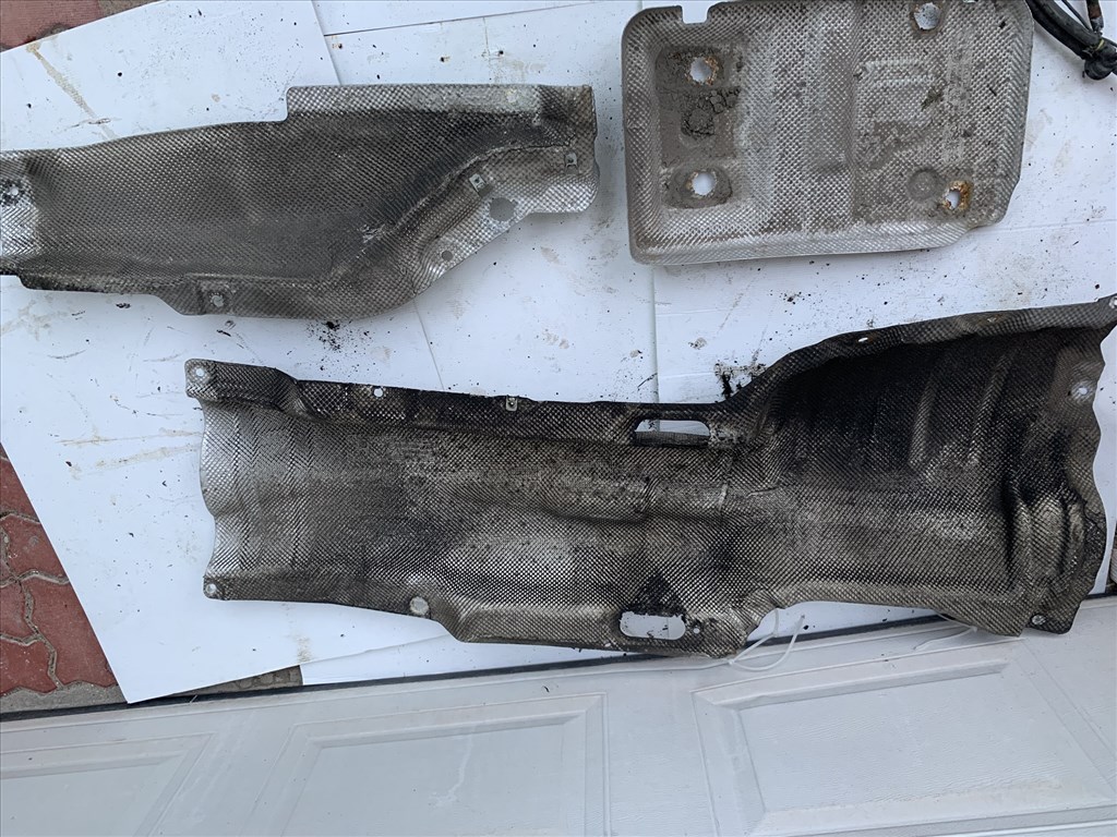 BMW 1-es sorozat, BMW 3-as sorozat Kipufogó kipufogó hőterelő lemez  1. kép