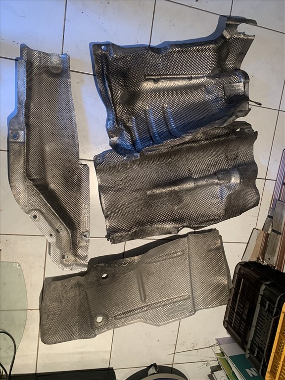 BMW 1-es sorozat, BMW 3-as sorozat Kipufogó kipufogó hőterelő lemez  3. kép