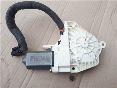 Skoda Superb II Audi A4,A5,A6,Q7 ablakemelő motor jobb első 8K0959802A
