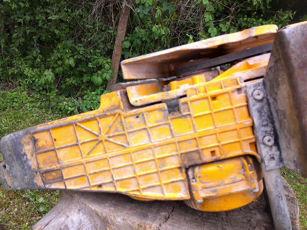 WACKER BTS 11-ES TIPUSÚ,1997-ES ÉVJÁRATÚ,BENZINES BETONVÁGÓ FELÚJÍTÁSRA-ALKATRÉSZNEK 6. kép