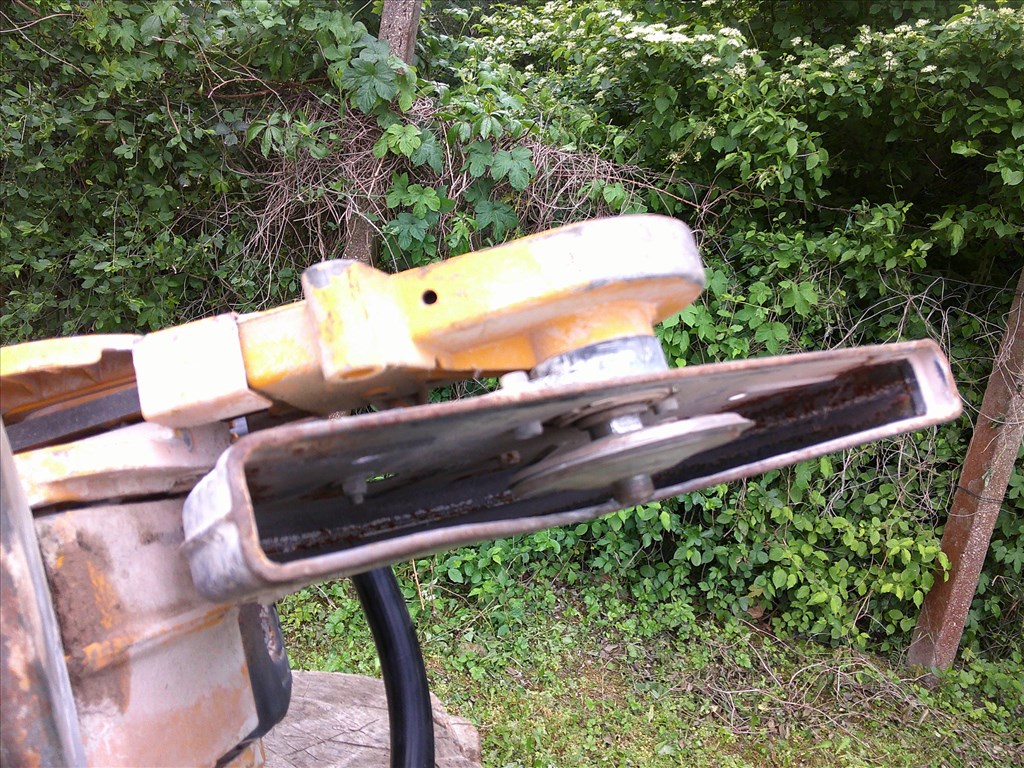 WACKER BTS 11-ES TIPUSÚ,1997-ES ÉVJÁRATÚ,BENZINES BETONVÁGÓ FELÚJÍTÁSRA-ALKATRÉSZNEK 80. kép