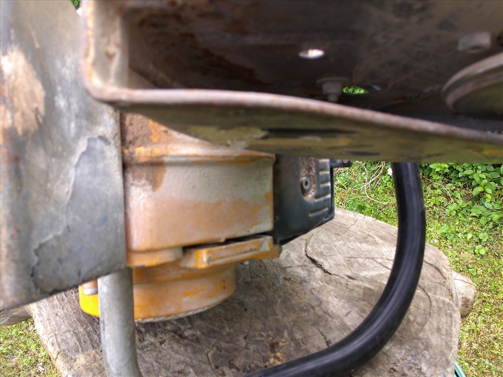 WACKER BTS 11-ES TIPUSÚ,1997-ES ÉVJÁRATÚ,BENZINES BETONVÁGÓ FELÚJÍTÁSRA-ALKATRÉSZNEK 85. kép