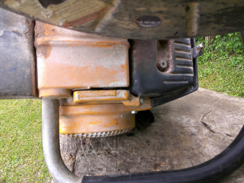 WACKER BTS 11-ES TIPUSÚ,1997-ES ÉVJÁRATÚ,BENZINES BETONVÁGÓ FELÚJÍTÁSRA-ALKATRÉSZNEK 86. kép