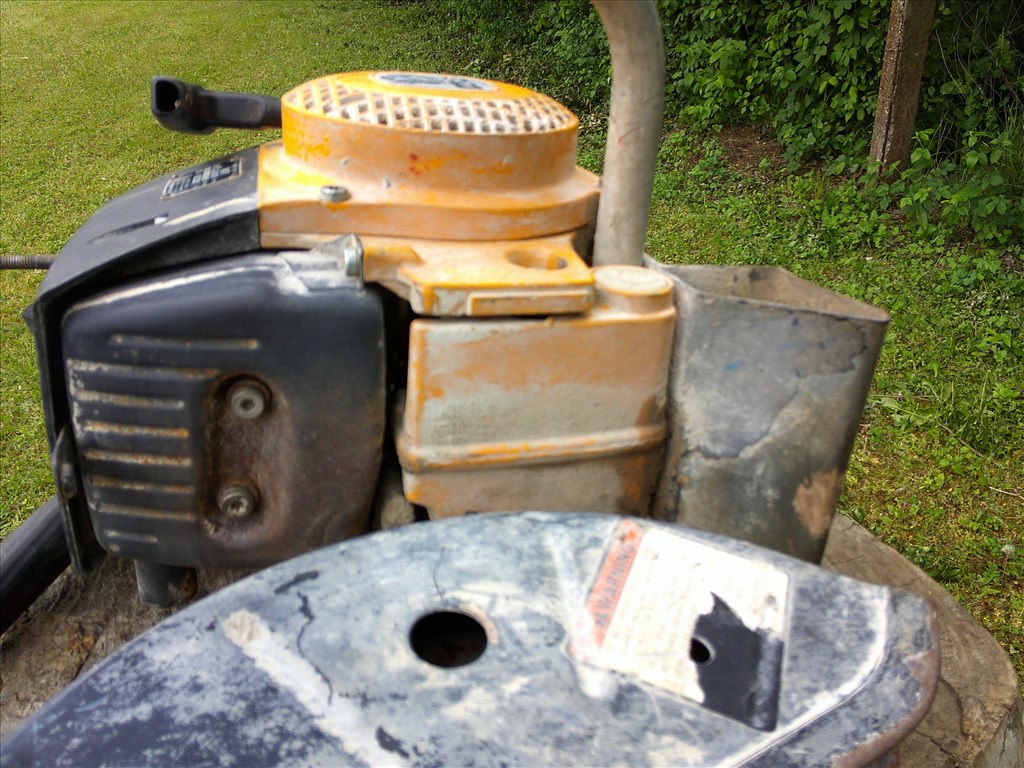 WACKER BTS 11-ES TIPUSÚ,1997-ES ÉVJÁRATÚ,BENZINES BETONVÁGÓ FELÚJÍTÁSRA-ALKATRÉSZNEK 95. kép