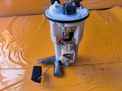 Toyota Yaris (XP10) üzemanyagszivattyú 