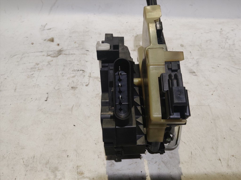 Ford Ecosport 2012-2022 Csomagtérajtó zár CN1A-5426413-BC 2. kép