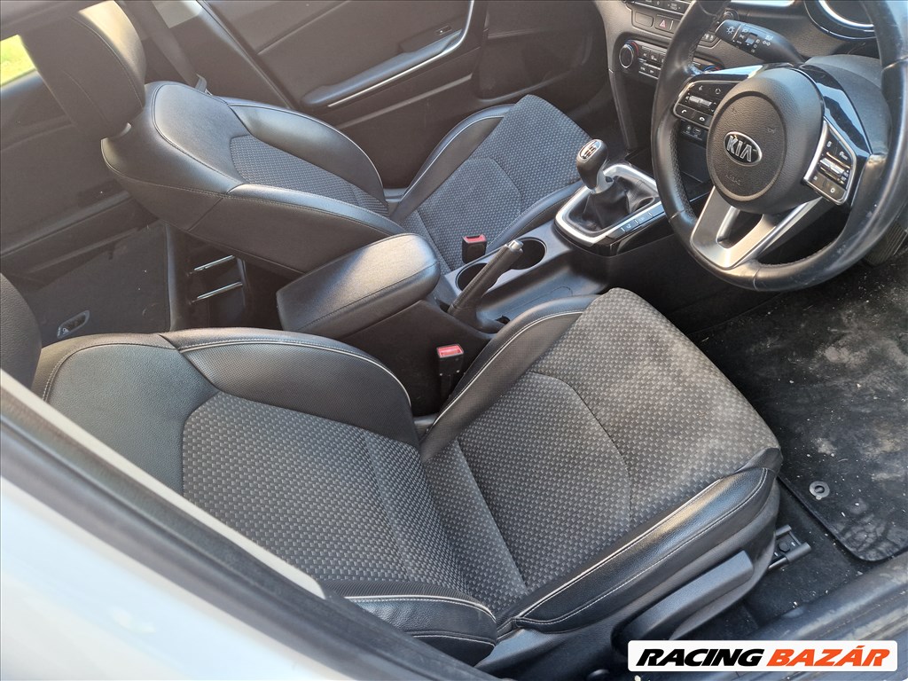 Kia Ceed III (CD) 1.6 crdi D4FE bontott alkatrészek, bontás, bontott jármű 13. kép