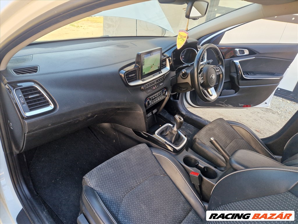 Kia Ceed III (CD) 1.6 crdi D4FE bontott alkatrészek, bontás, bontott jármű 14. kép