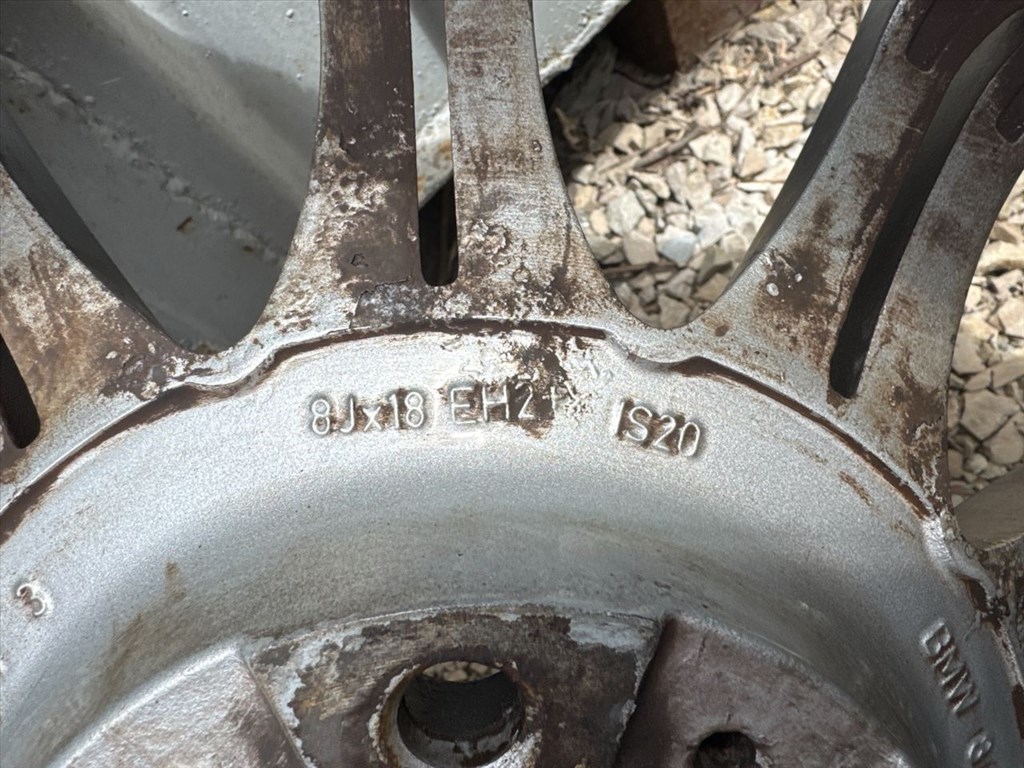 BMW E60 E61 18' Styling 135 M sport alufelni Szett 8. kép