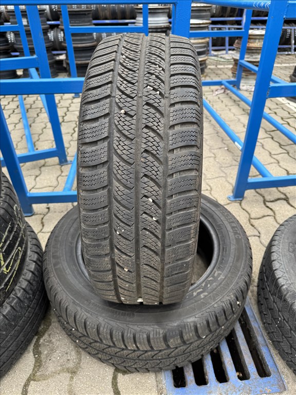225/55 R17c Continental Vanco Winter 2 109/107T l DOT2422 l 8mm l 2db 1. kép