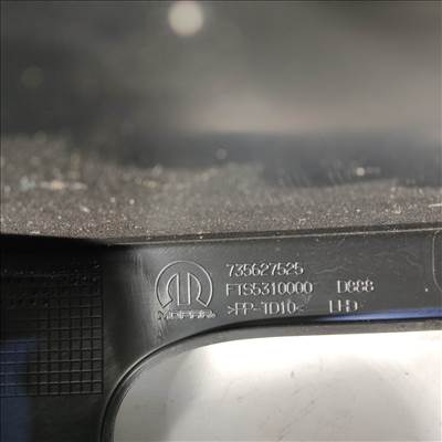 Fiat 500FL 735627526 számú közép box