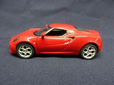 Alfa Romeo 4C piros színű modell autó 14390