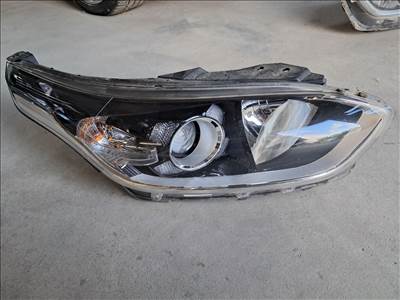 Kia Cee'd (CD) facelift előtti Jobb fényszóró 