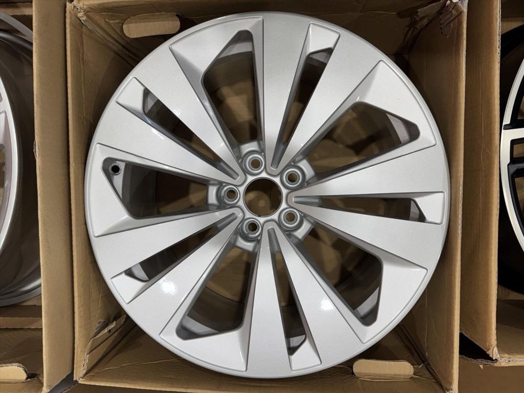 R19 Original audi 8.5J ET20 - 4M8 601 025 4M8601025 1db alufelni felni 1. kép