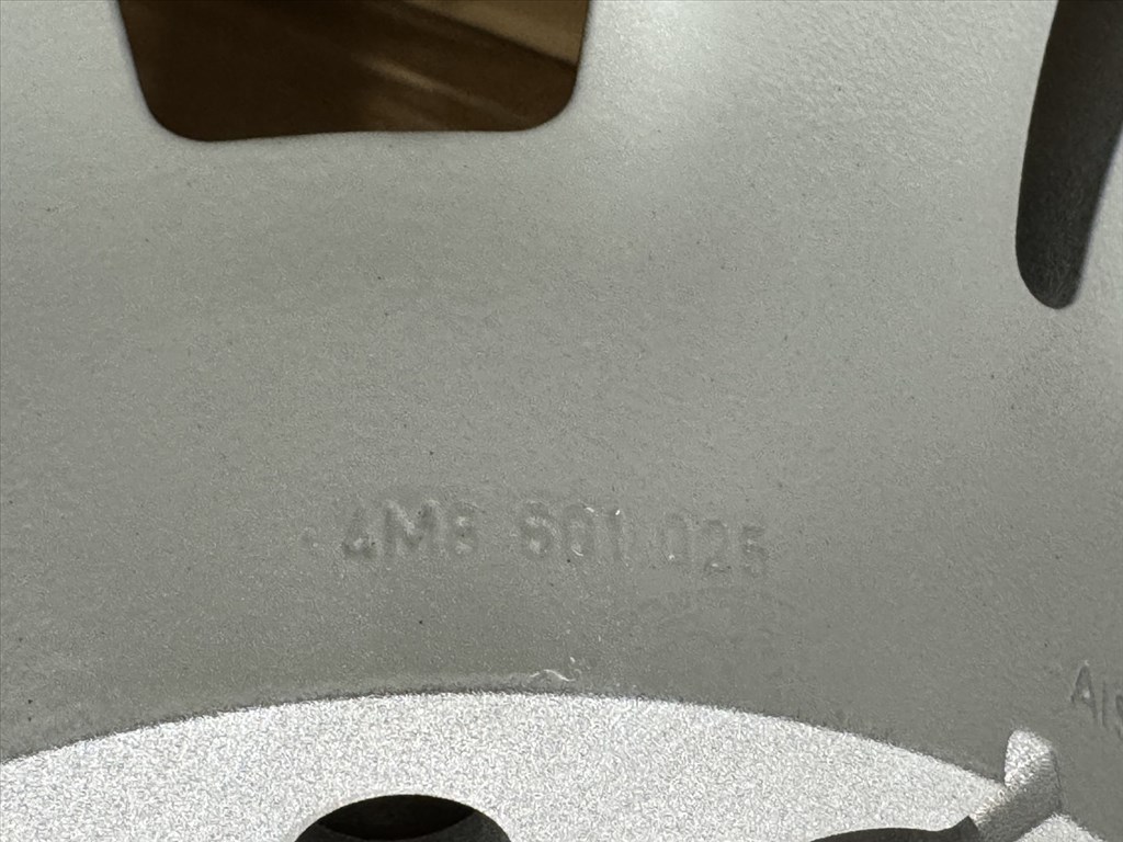 R19 Original audi 8.5J ET20 - 4M8 601 025 4M8601025 1db alufelni felni 2. kép