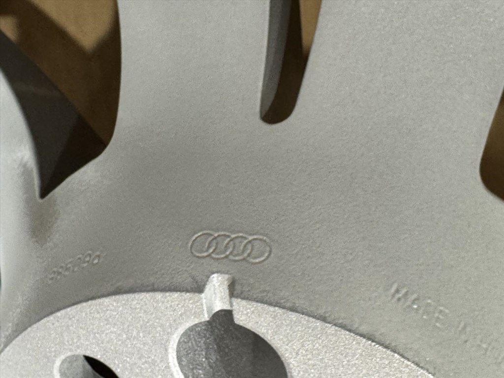 R19 Original audi 8.5J ET20 - 4M8 601 025 4M8601025 1db alufelni felni 3. kép