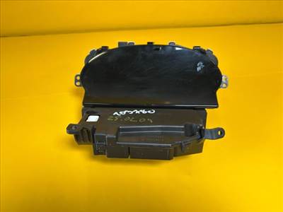 Toyota Yaris (XP10) kilóméteróra  838000d010