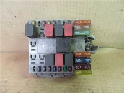 Fiat Punto II.-III. külső biztosíték tábla 46798118