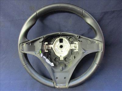 135786 Alfa Romeo Giulietta fekete színű,bőr kormánykerék