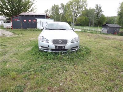 Jaguar XF bontásra egyben eladó