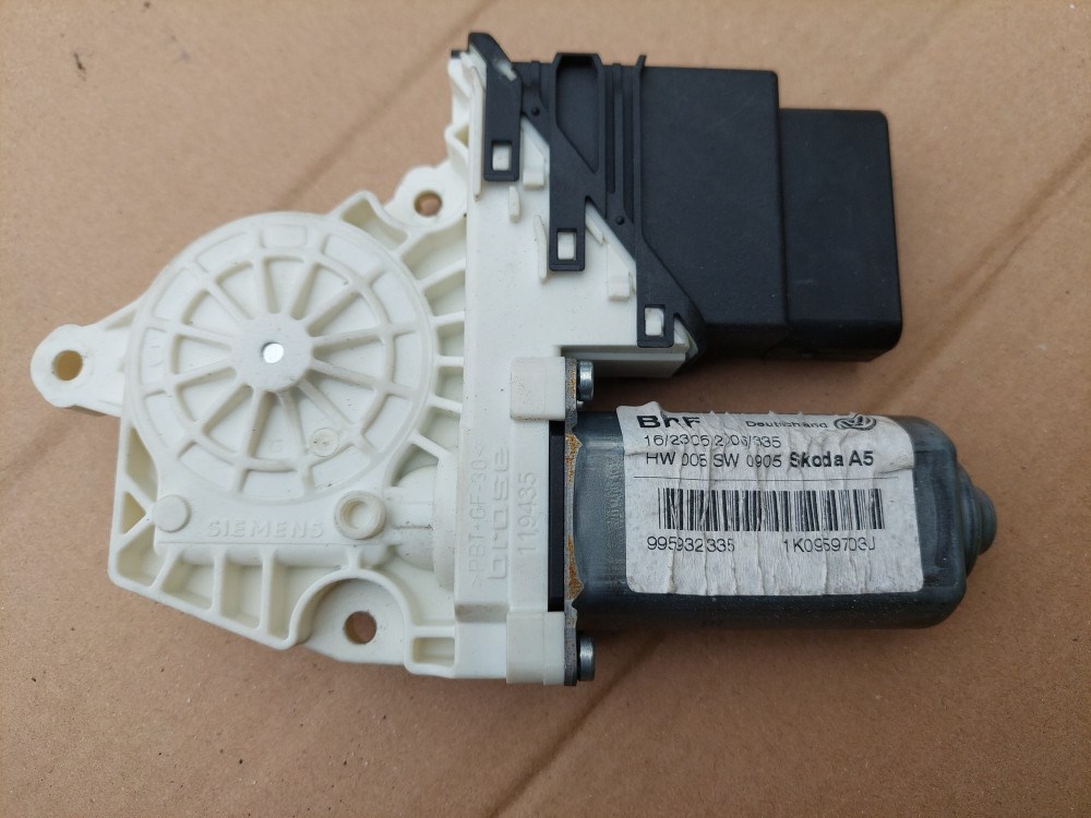 Skoda Octvia II-VW Touran-Golf ablakemelő motor bal hátsó 1K0959703J 1. kép