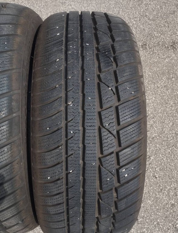 2db 205/50 17 Leao téli gumi r17 " dot22 1. kép