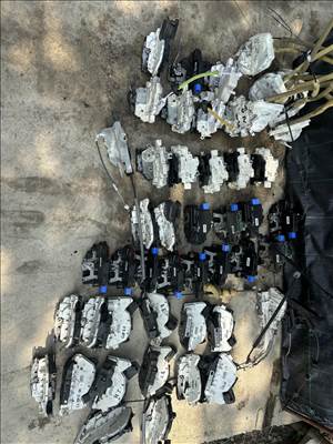 Volkswagen Passat B7, Volkswagen Passat B6 Bal hátsó ajtózár  3c4839015a