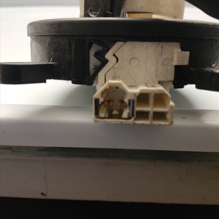 Fiat Punto II. nem multikormányos ,légzsák átvezető gyűrű 3. kép