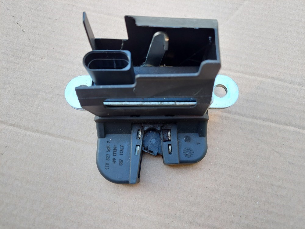 Volkswagen Touran csomagtérzár 1T0827505H 1. kép