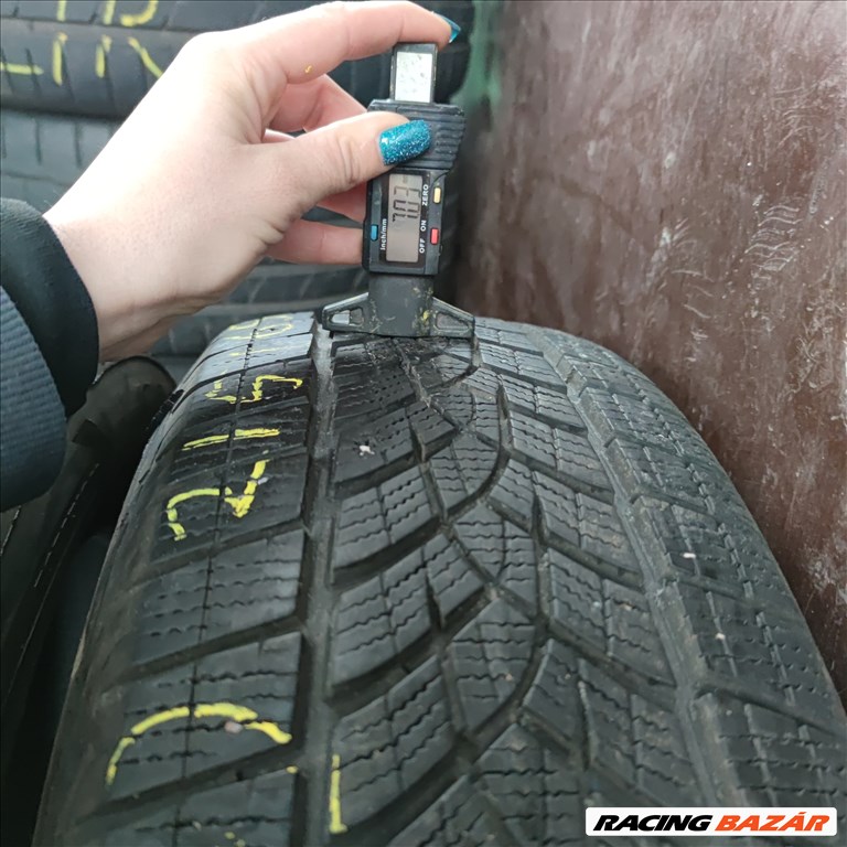 215/65 R17 Goodyear téli gumi 28000ft a 2db/53/ 2. kép