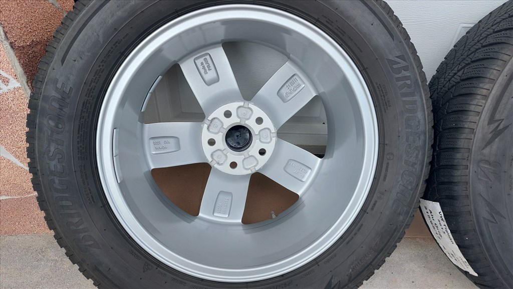 Gyári, VW Tiguan 17”/CORVARA/ alufelni, téli gumi,szenzor 5. kép