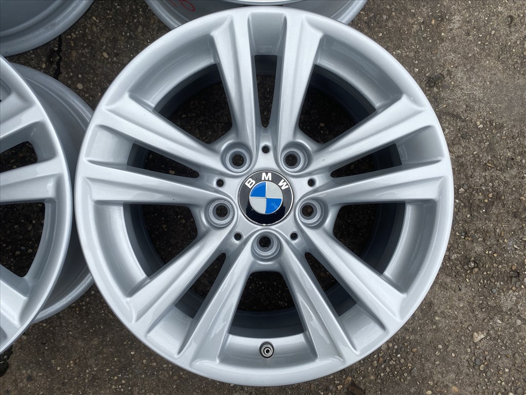 4db gyári 16" BMW 3 F30 Styling 656 alufelni. (3890) 2. kép