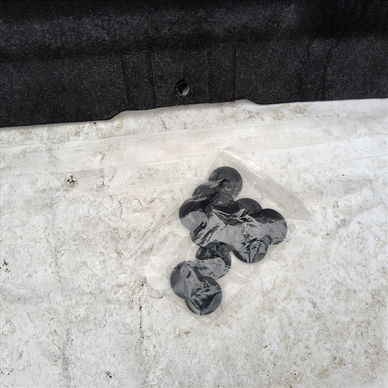 Toyota Hilux VIII  utángyártott új motorháztető szigetelés 533410K250 3. kép