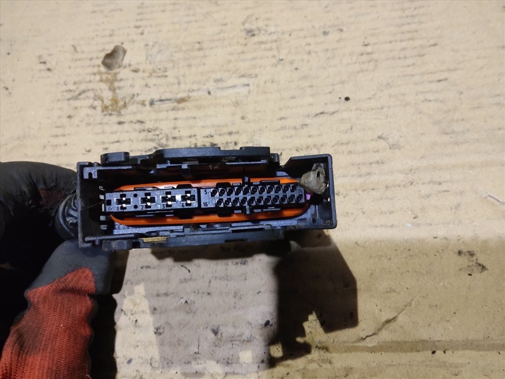 166867 Toyota Aygo 2005-2014 ABS Elektromos csatlakozó H44510-0H010 2. kép