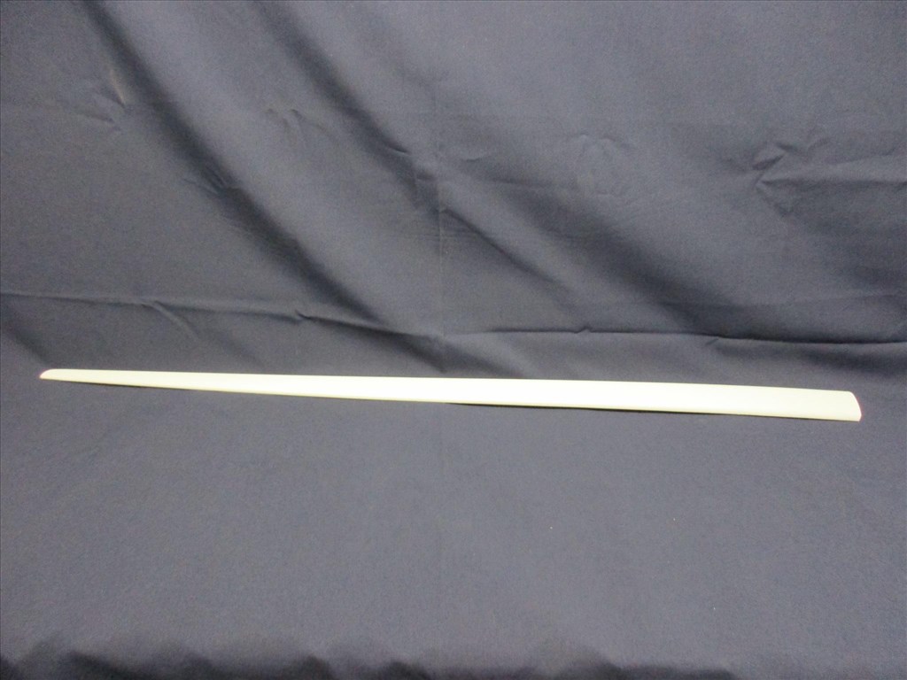 Fiat Punto II. 3 ajtós, 0117221 számú, utángyártott új, alapozott, jobb első ajtó díszléc 2. kép