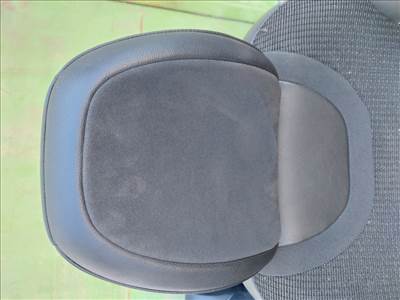 Citroen C4 II fejtámla első bőr