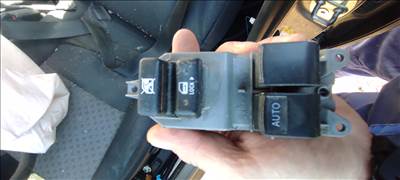 Toyota Yaris (XP130/XP150) Bal első ablakemelő kapcsoló 