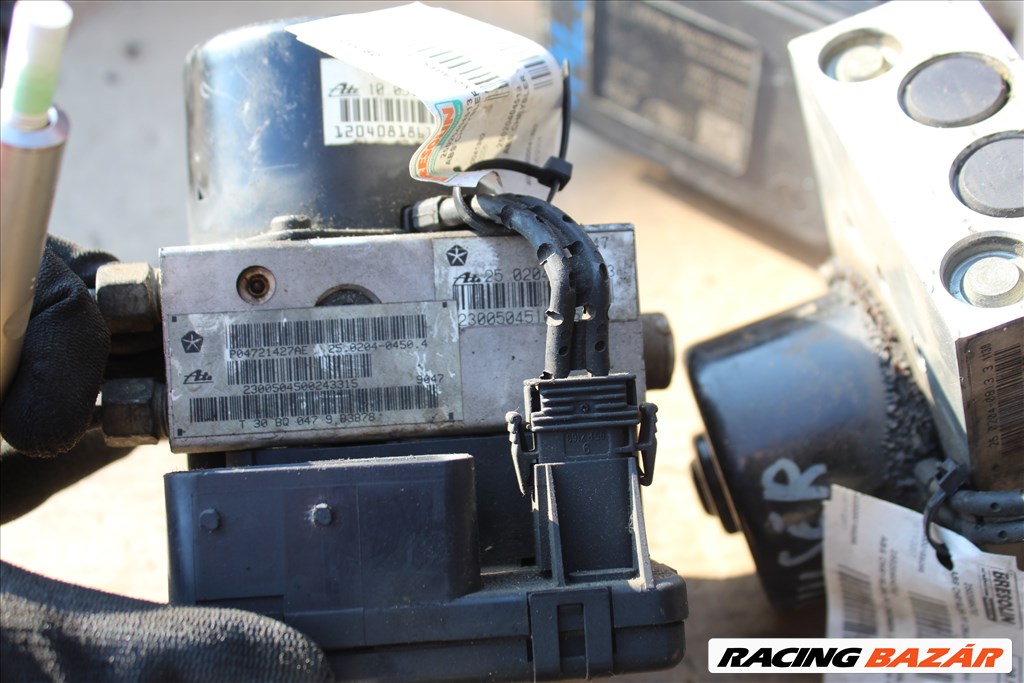 Chrysler Voyager 1998-2001 2.5TD ABS kocka (141) 25020404513 2. kép