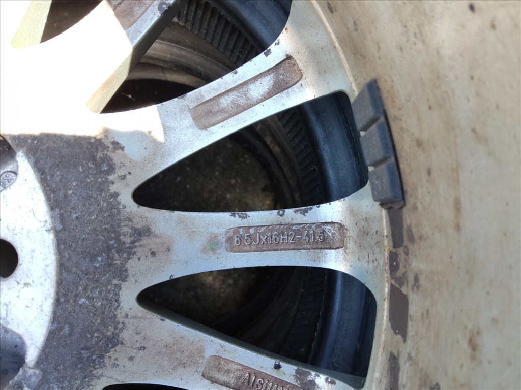 184629 Alfa Romeo GT, 147, 156 16"-os alufelni (1db) a képen látható állapotban 60695999 5. kép