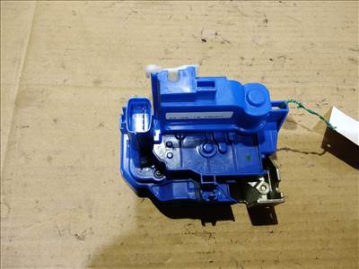 Fiat 500L jobb első zár 52018118