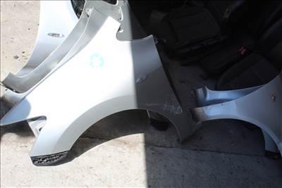 Toyota Auris bal első sárvédő 